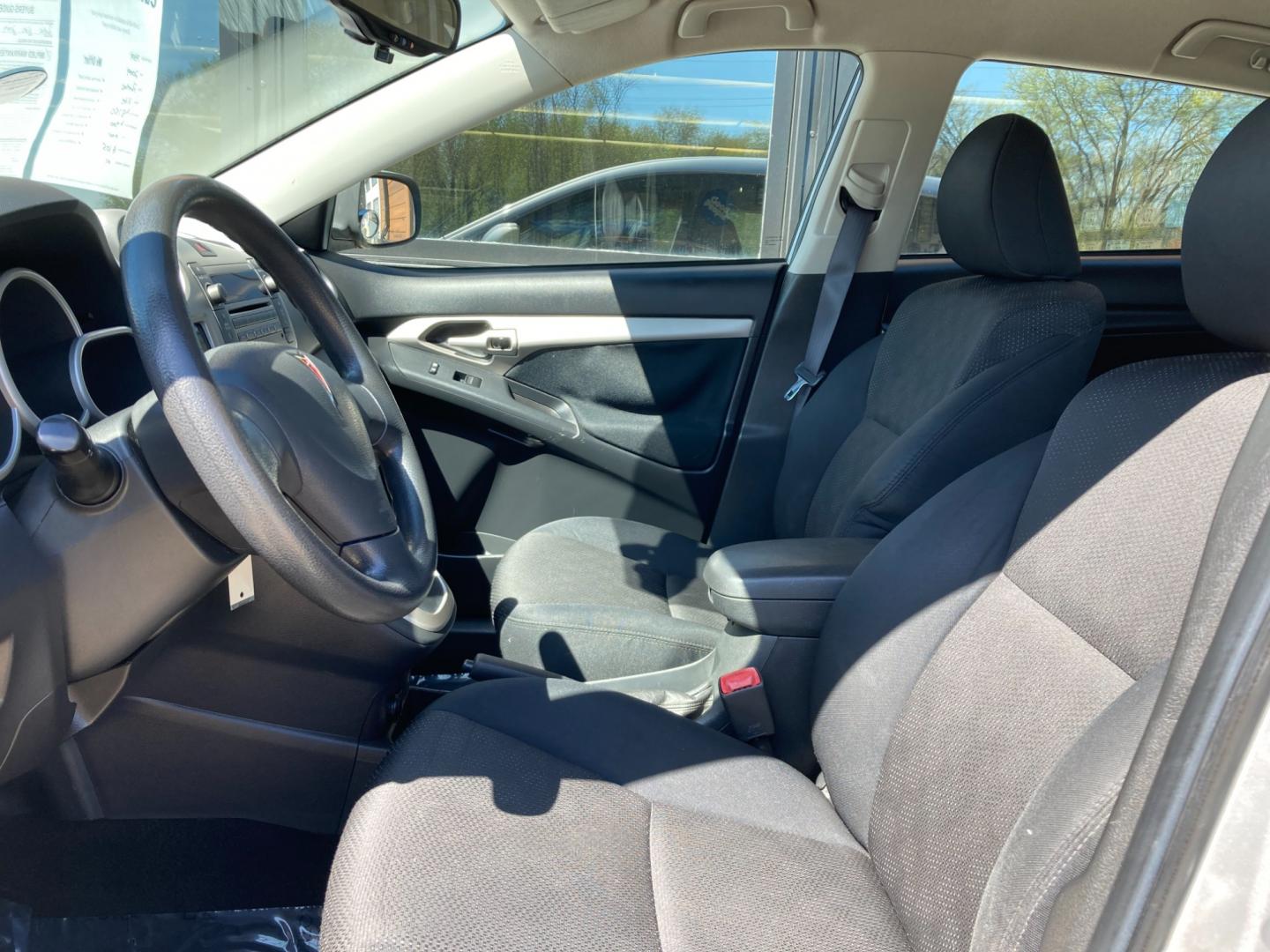 2009 Bright Silver Met Pontiac Vibe 2.4L (5Y2SP67099Z) with an 2.4L L4 DOHC 16V engine, 4-Speed Automatic Overdrive transmission, located at 1800 South Ihm Blvd, Freeport, IL, 61032, (815) 232-5543, 42.278645, -89.607994 - Photo#4
